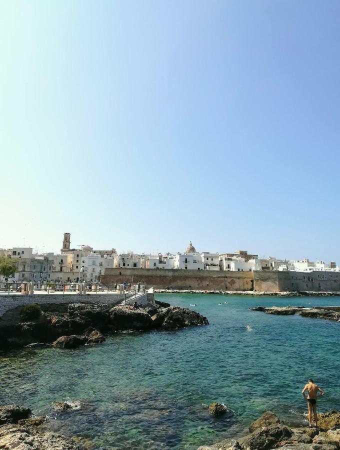 La Casetta Vico San Leonardo Apartment Monopoli Bagian luar foto